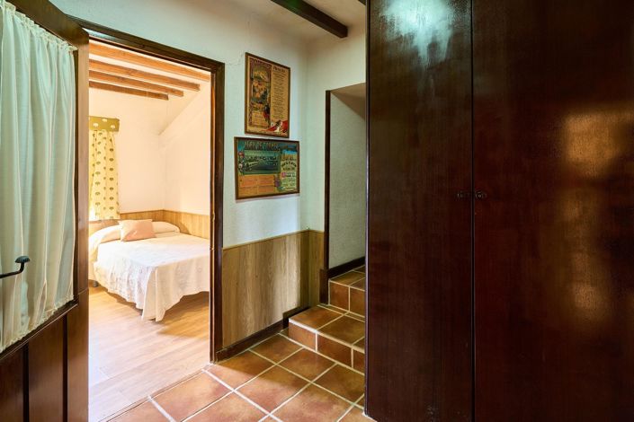 Image No.24-5 Bed Country House for sale