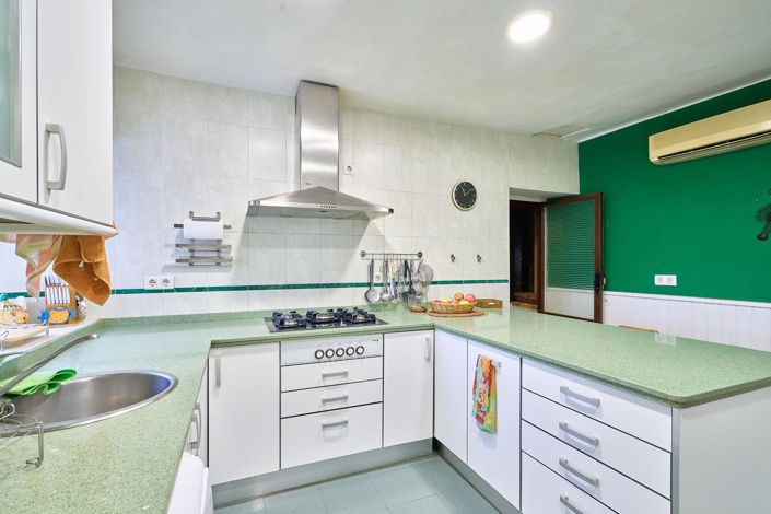 Image No.33-5 Bed Country House for sale