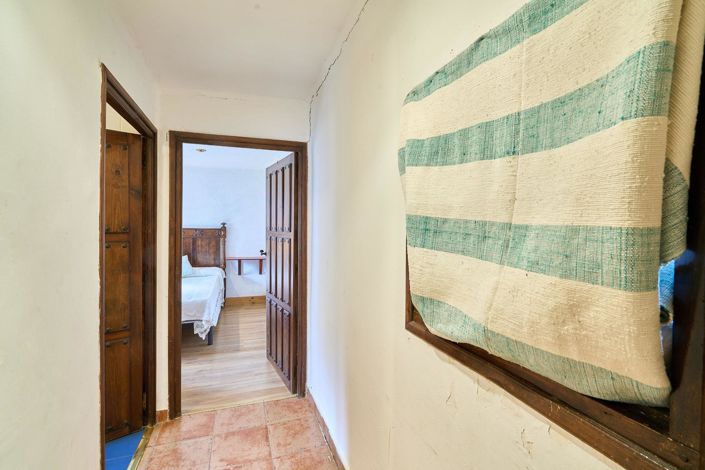 Image No.35-5 Bed Country House for sale