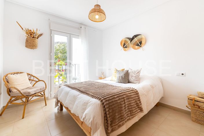 Image No.25-3 Bed Apartment for sale