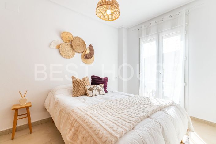 Image No.27-3 Bed Apartment for sale