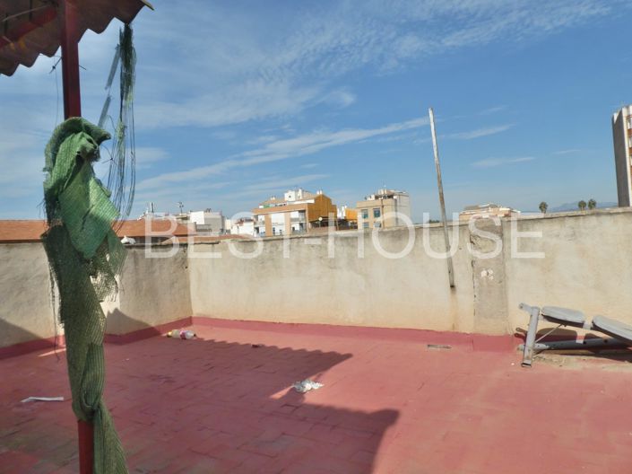 Image No.28-3 Bed Flat for sale