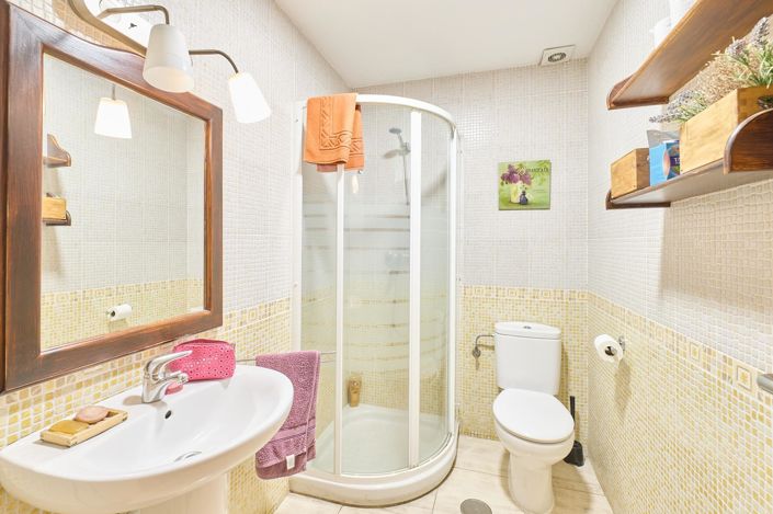 Image No.27-3 Bed Property for sale