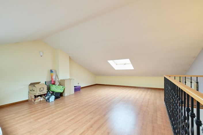 Image No.30-3 Bed Property for sale