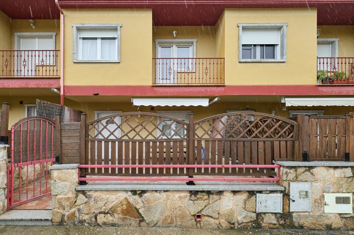 Image No.39-3 Bed Property for sale