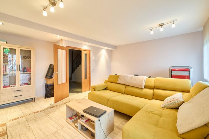 Image No.5-3 Bed Property for sale