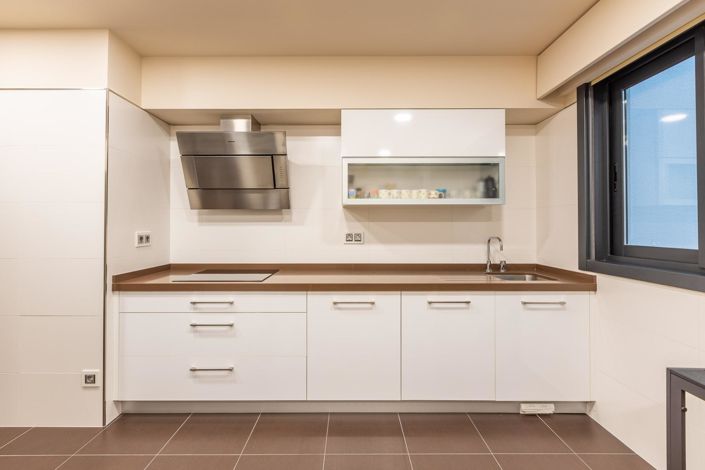 Image No.18-3 Bed Flat for sale