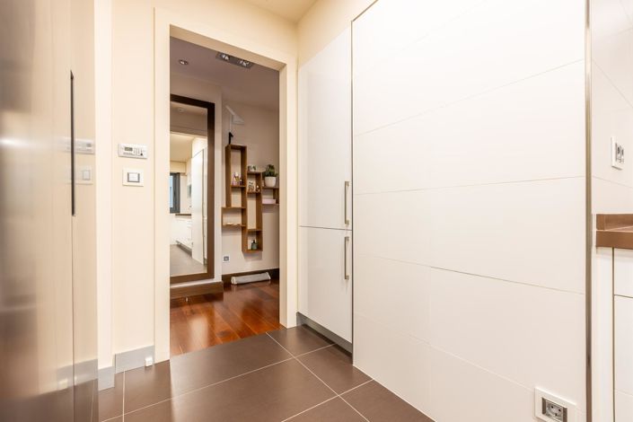 Image No.20-3 Bed Flat for sale