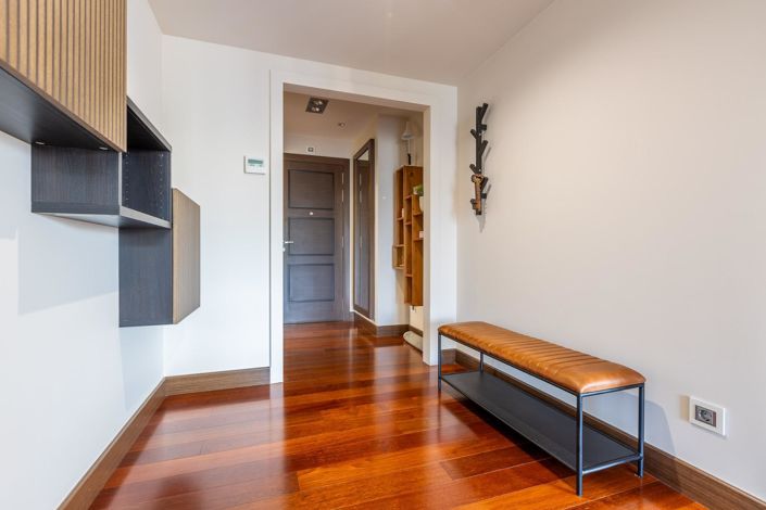 Image No.23-3 Bed Flat for sale