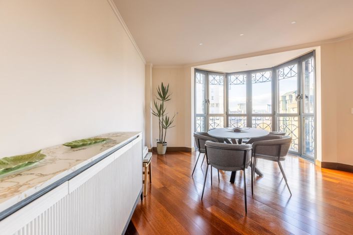 Image No.26-3 Bed Flat for sale