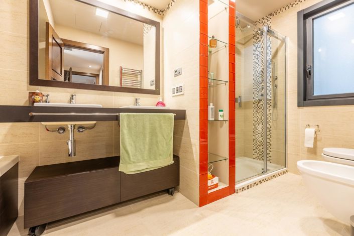 Image No.44-3 Bed Flat for sale