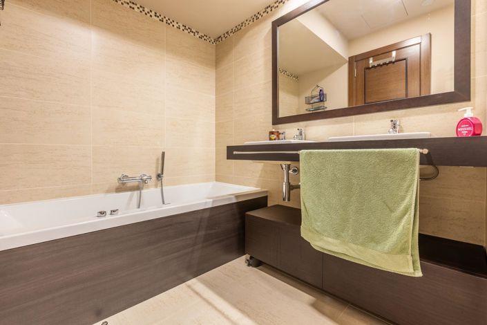 Image No.45-3 Bed Flat for sale