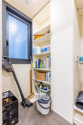 Image No.50-3 Bed Flat for sale