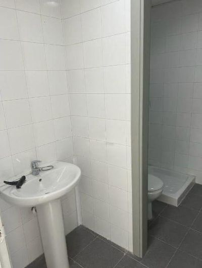 Image No.13-1 Bed Property for sale