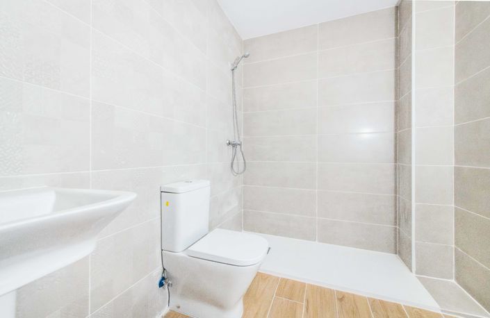 Image No.17-2 Bed Apartment for sale