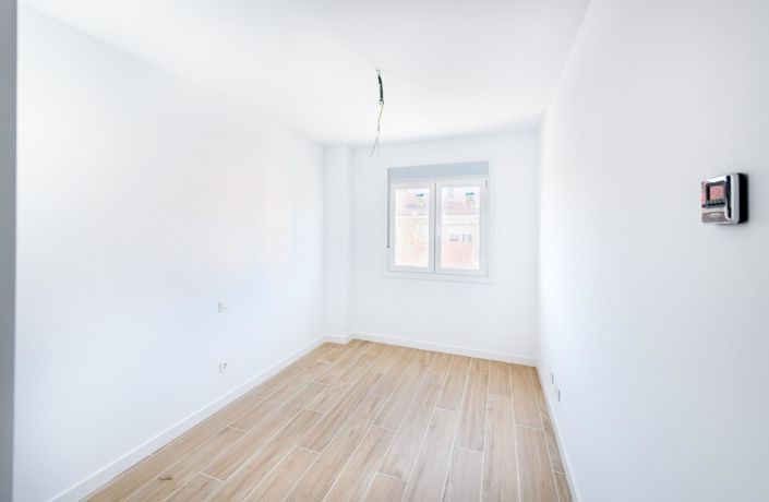 Image No.18-2 Bed Apartment for sale