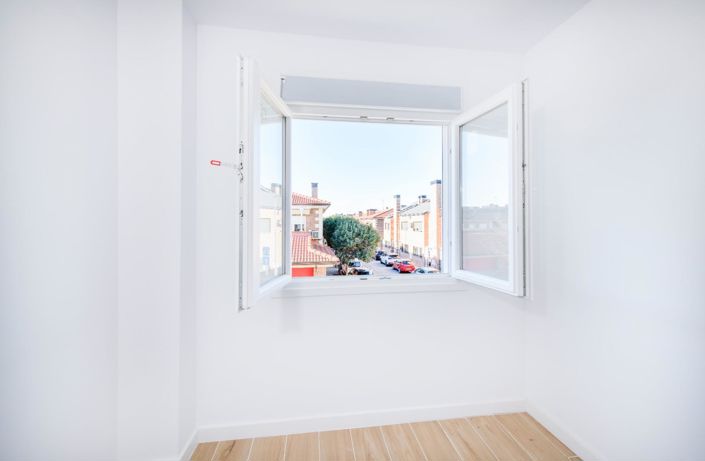 Image No.20-2 Bed Apartment for sale