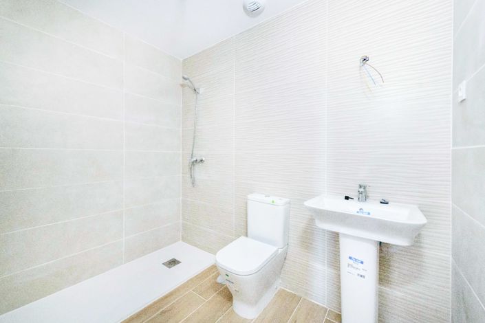 Image No.26-2 Bed Apartment for sale