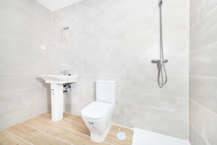 Image No.29-2 Bed Apartment for sale