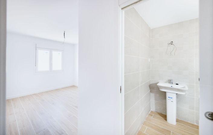 Image No.30-2 Bed Apartment for sale