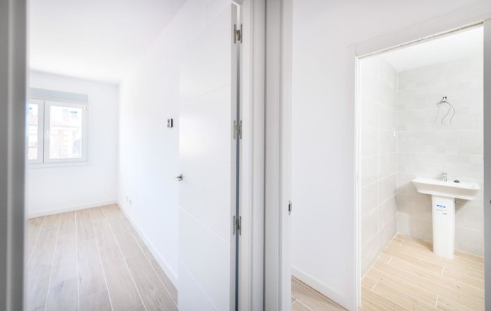 Image No.35-2 Bed Apartment for sale