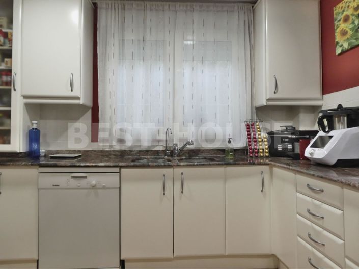 Image No.10-5 Bed Villa for sale