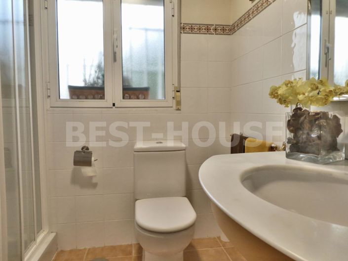 Image No.17-5 Bed Villa for sale