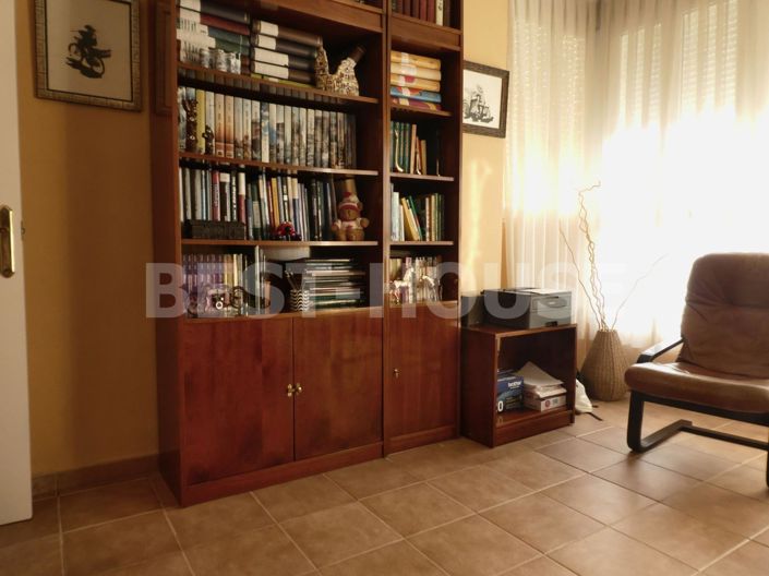 Image No.36-5 Bed Villa for sale