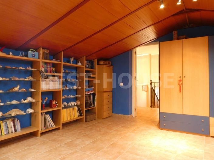 Image No.40-5 Bed Villa for sale