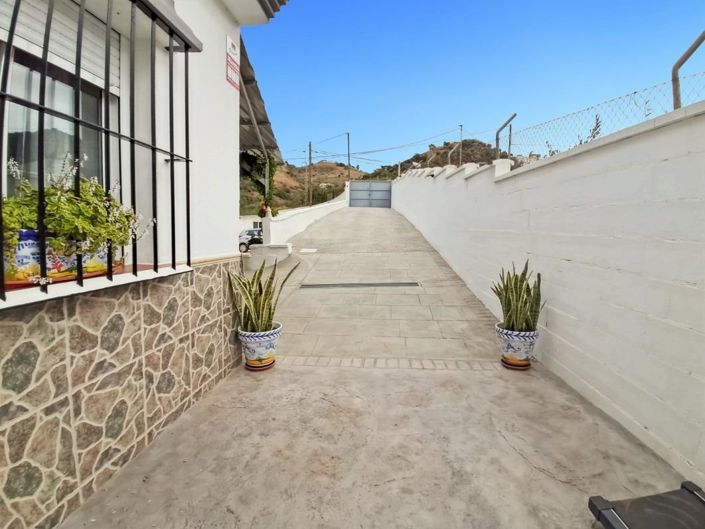 Image No.14-Villa de 4 chambres à vendre à Almogia