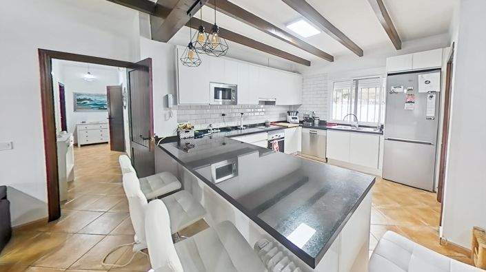 Image No.40-Villa de 4 chambres à vendre à Almogia