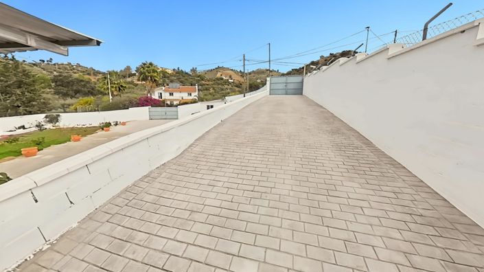 Image No.6-Villa de 4 chambres à vendre à Almogia