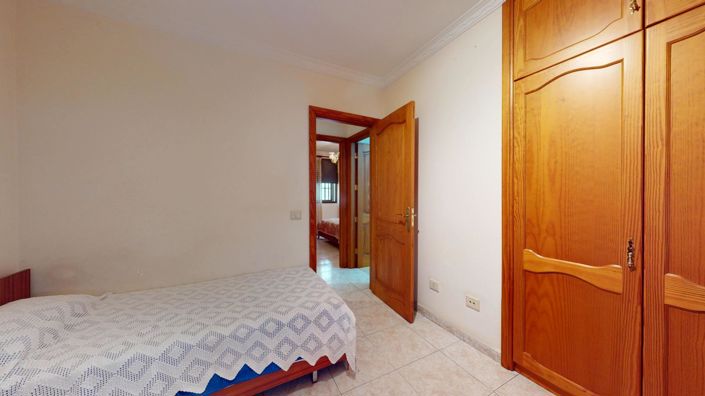 Image No.29-3 Bed Flat for sale