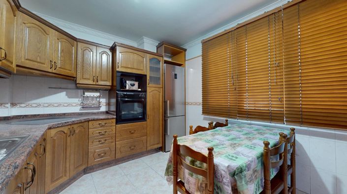 Image No.3-3 Bed Flat for sale