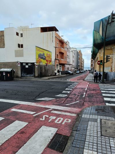 Image No.35-3 Bed Flat for sale