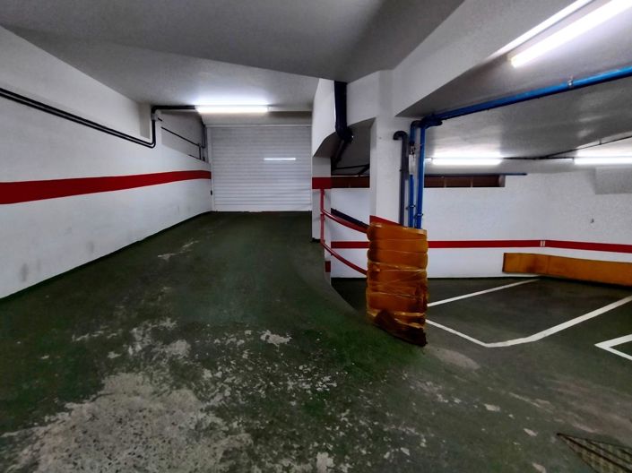 Image No.44-3 Bed Flat for sale