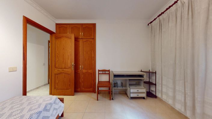 Image No.6-3 Bed Flat for sale