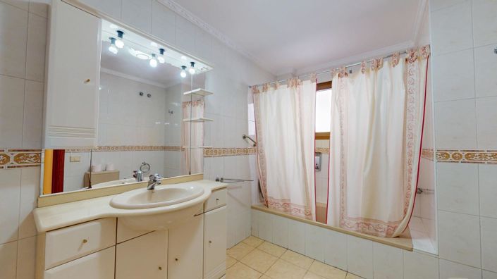 Image No.7-3 Bed Flat for sale