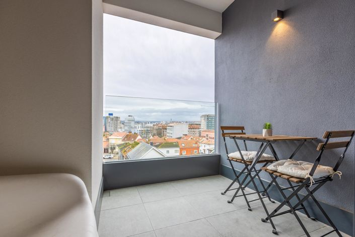 Image No.12-3 Bed Flat for sale