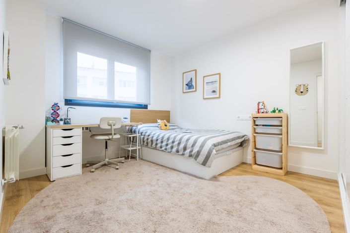 Image No.18-3 Bed Flat for sale