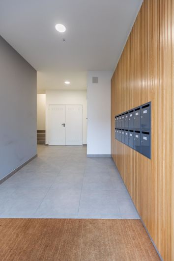 Image No.23-3 Bed Flat for sale