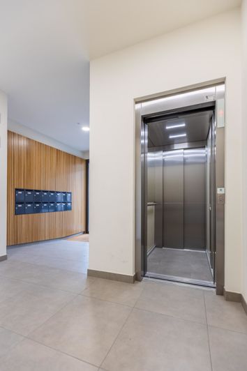 Image No.24-3 Bed Flat for sale