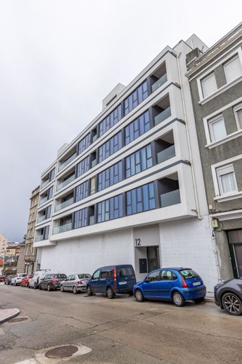 Image No.25-3 Bed Flat for sale