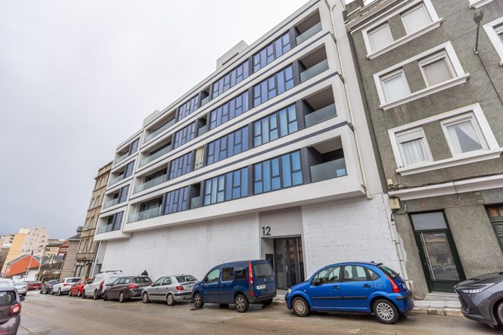 Image No.26-3 Bed Flat for sale