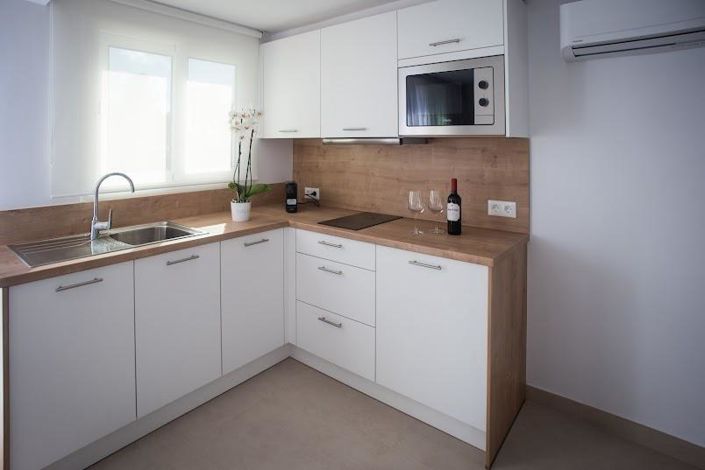 Image No.4-24 Bed Property for sale