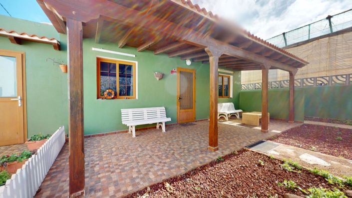 Image No.12-5 Bed Property for sale