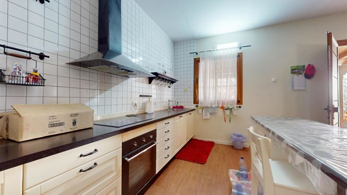 Image No.18-5 Bed Property for sale