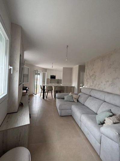 Image No.11-2 Bed Flat for sale