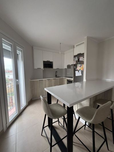 Image No.5-2 Bed Flat for sale