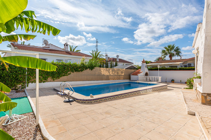 Image No.19-3 Bed Villa for sale